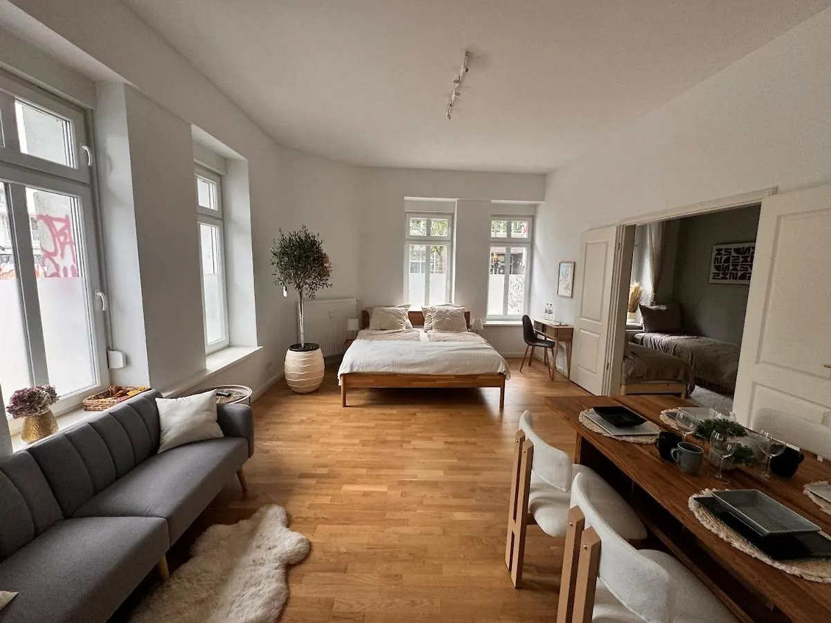 Cozy Altbau In Friedrichshain - Westwing Design Berlin 0*,  Németország
